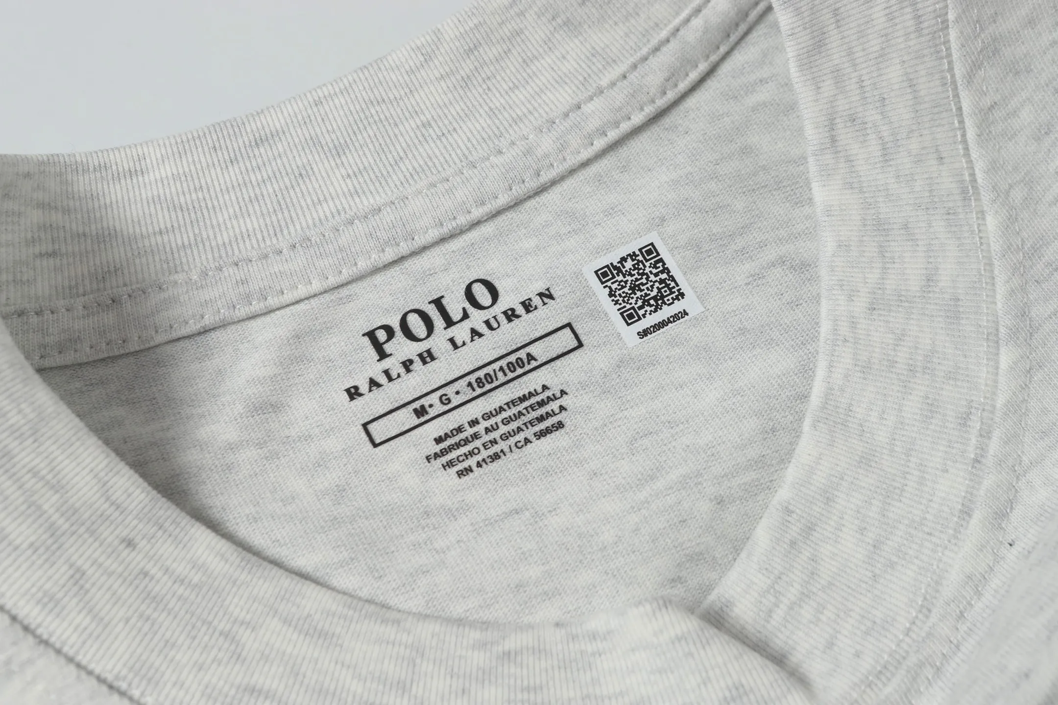 P114 Style number: A002 (no discount for running quantity) [Ralph Lauren round neck solid color pony embroidered logo pure cotton short sleeves] ✅270g double yarn fabric, custom woven and dyed threads ✅Original sticker Scan the QR code to enter the official website ✅Large version, loose and stylish, can wear up to 200 pounds Color: black white navy sky blue burgundy blue floral gray dark gray Size: S-XL
